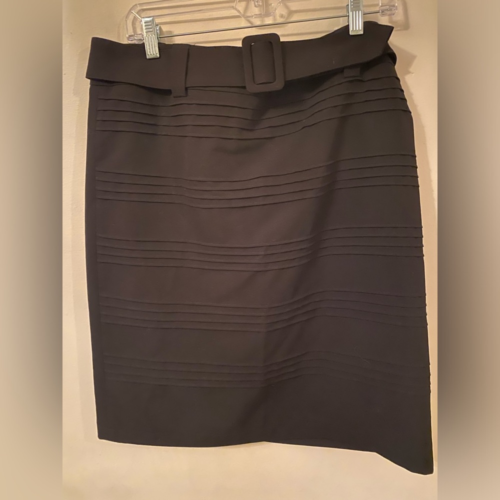 DressBarn Women’s Classic Black Skirt . Wide belted. Knee length. Size 12.